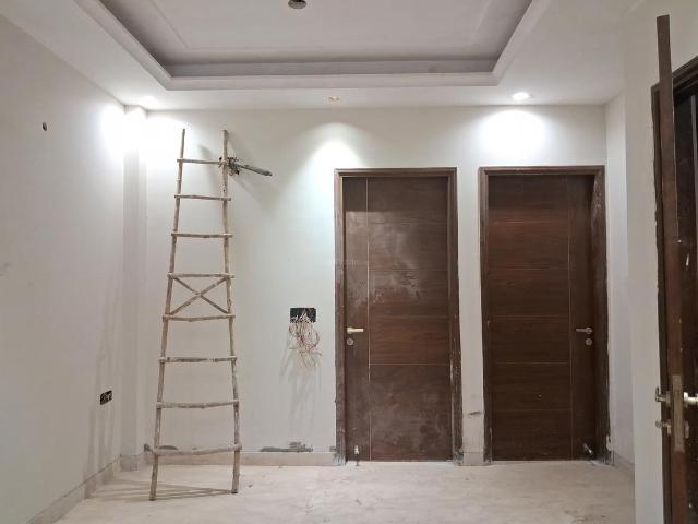 Flat for sale in West Delhi, Deri