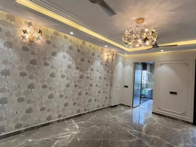 Flat for sale in West Delhi, Deri