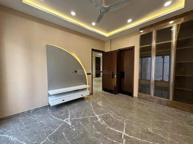 Flat for sale in West Delhi, Deri