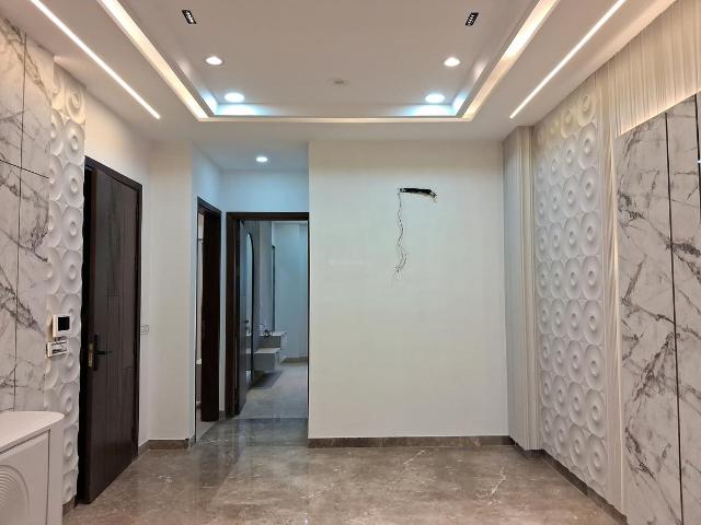 Flat for sale in West Delhi, Deri