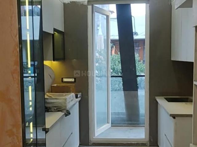 Flat for sale in West Delhi, Deri