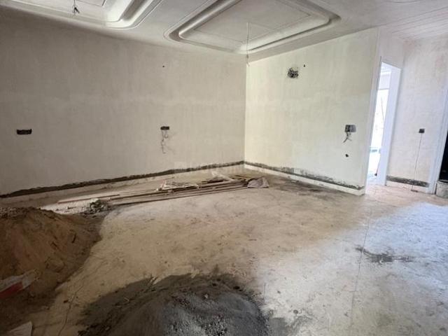 Flat for sale in West Delhi, Deri