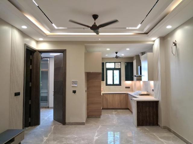 Flat for sale in West Delhi, Deri
