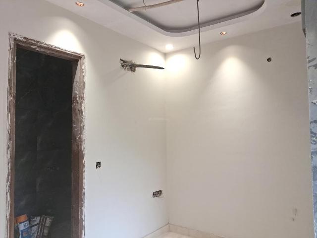 Flat for sale in West Delhi, Deri