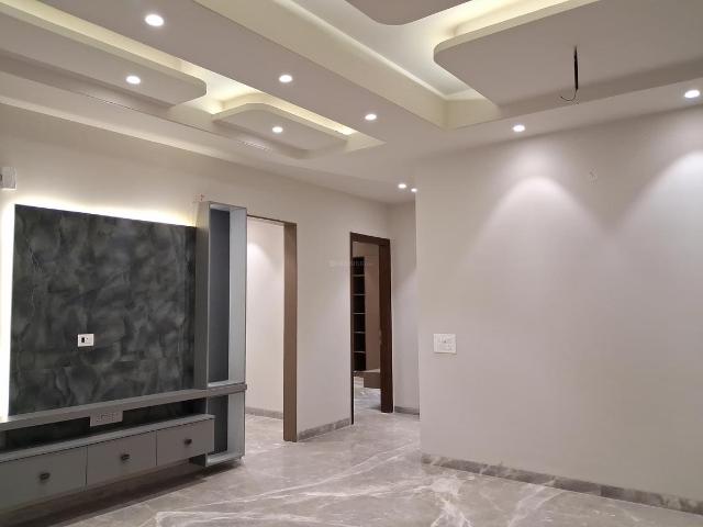 Flat for sale in West Delhi, Deri