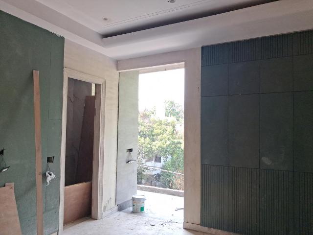 Flat for sale in West Delhi, Deri