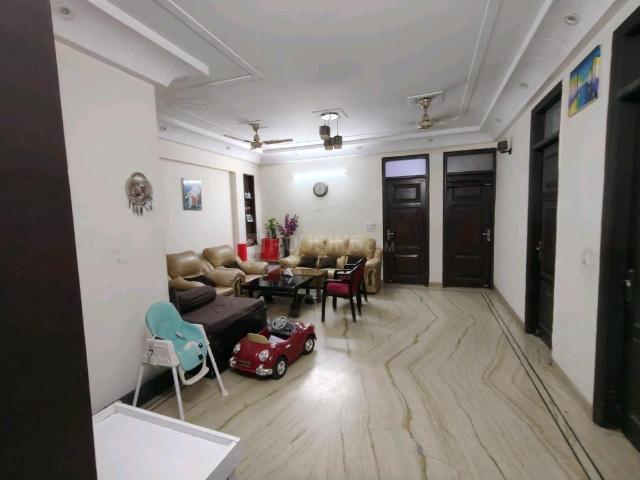 Flat for sale in West Delhi, Deri