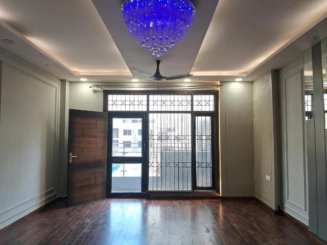 Flat for sale in West Delhi, Deri