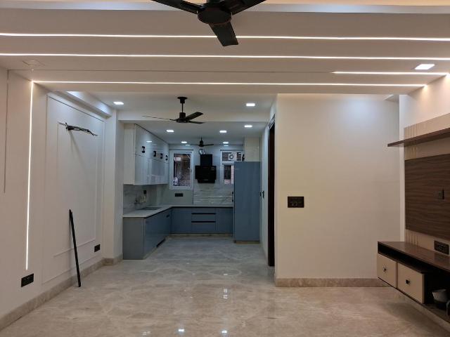Flat for sale in West Delhi, Deri
