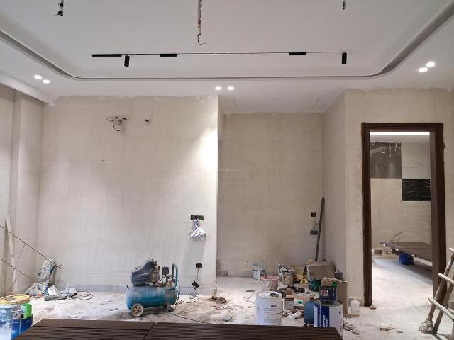 Flat for sale in West Delhi, Deri