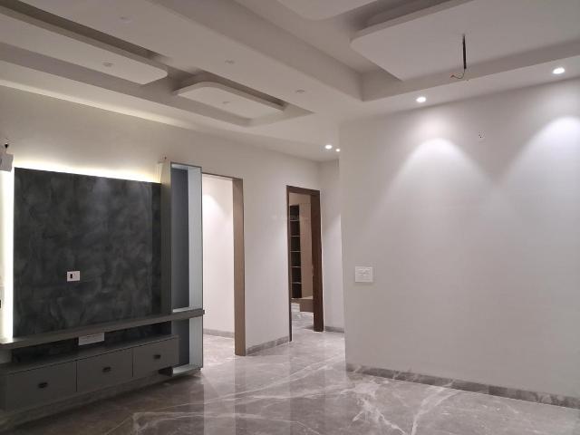 Flat for sale in West Delhi, Deri