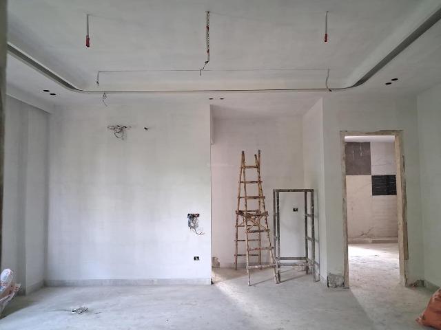 Flat for sale in West Delhi, Deri