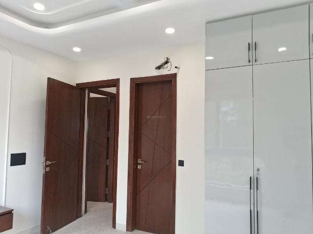 Flat for sale in West Delhi, Deri