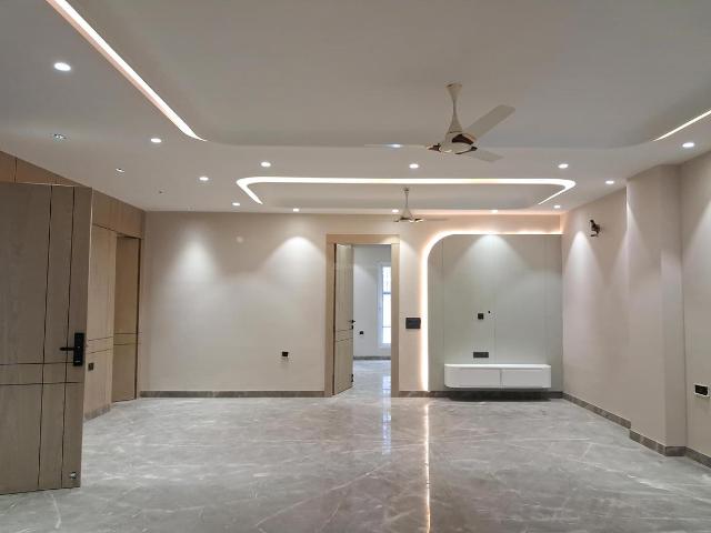 Flat for sale in West Delhi, Deri