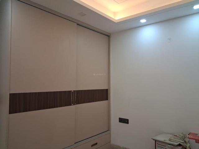 Flat for sale in Paschim Vihar, Delhi