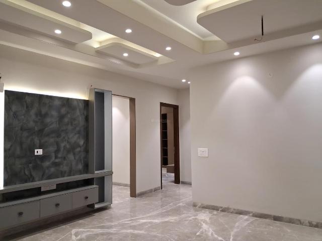 Flat for sale in Paschim Vihar, Delhi