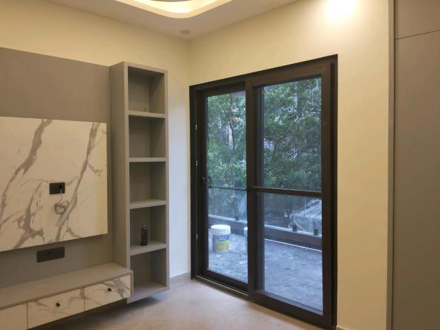 Flat for sale in West Delhi, Deri