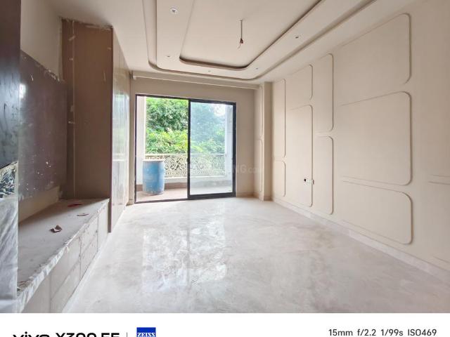 Flat for sale in West Delhi, Deri
