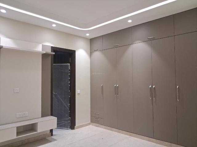 Flat for sale in Paschim Vihar, Delhi