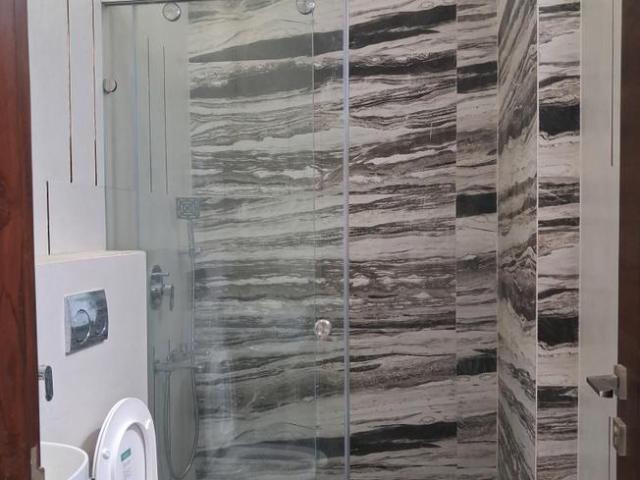 Flat for sale in Paschim Vihar, Delhi