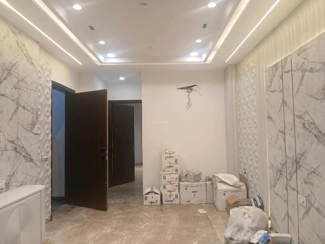 Flat for sale in West Delhi, Deri