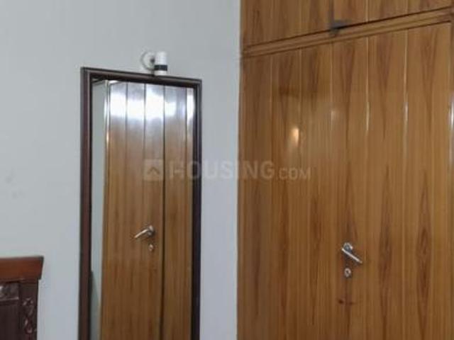 Flat for rent in Anand Parbat, Delhi