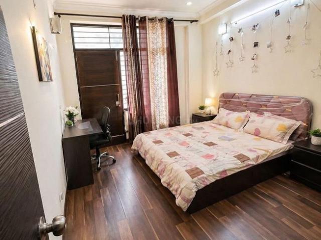 Flat for rent in Anand Parbat, Delhi