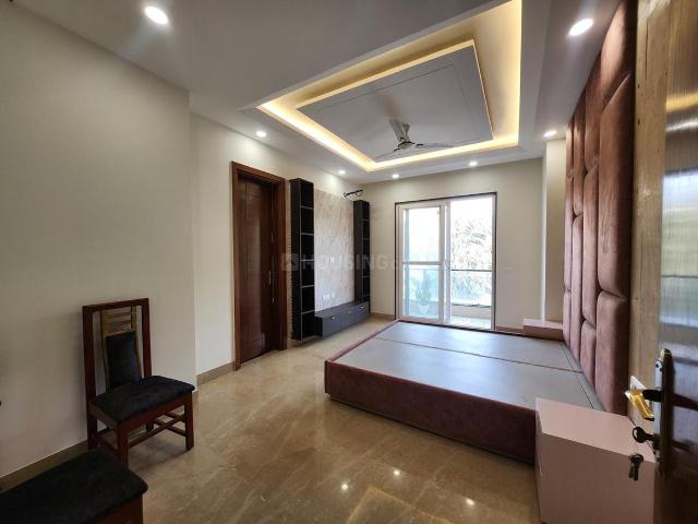 Flat for rent in Anand Parbat, Delhi