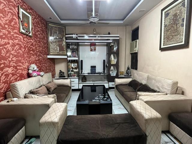 Flat for sale in West Delhi, Deri