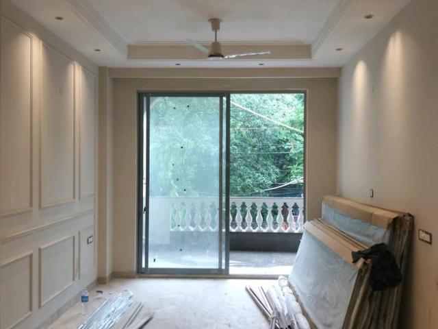 Flat for sale in West Delhi, Deri