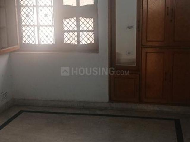 Flat for rent in North West Delhi, Deri