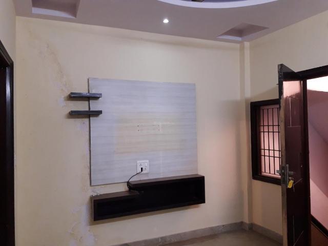Flat for rent in North West Delhi, Deri