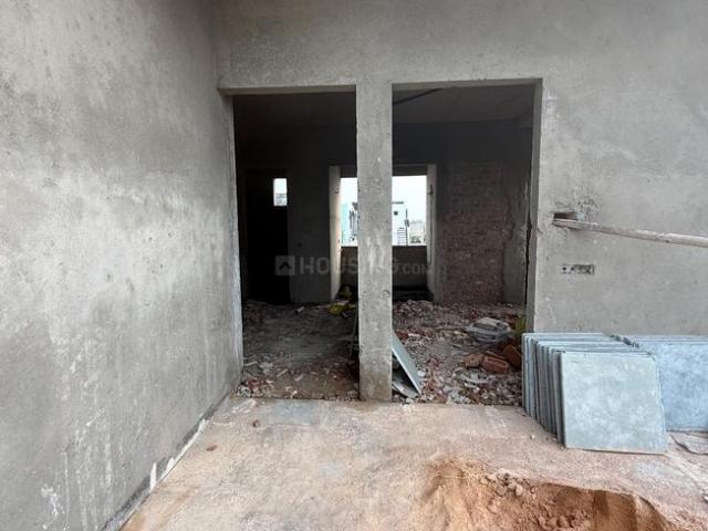 Flat for sale in North West Delhi, Deri