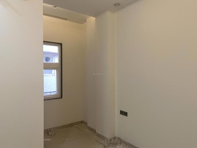 Flat for sale in North West Delhi, Deri