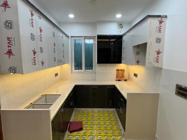 Flat for sale in North West Delhi, Deri