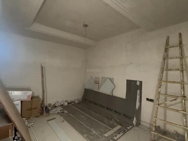 Flat for sale in North West Delhi, Deri