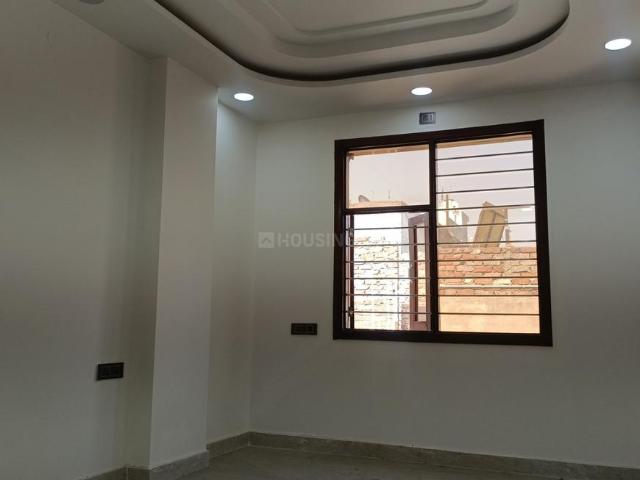 Flat for sale in North West Delhi, Deri
