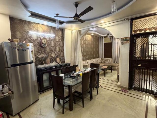 Flat for sale in North West Delhi, Deri