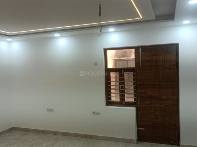 Flat for sale in North West Delhi, Deri