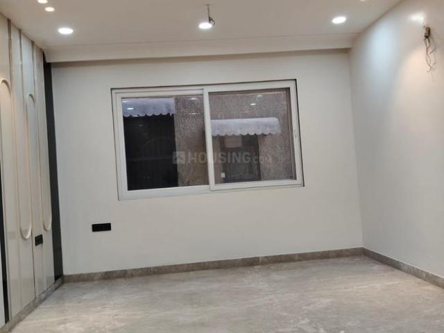 Flat for sale in North West Delhi, Deri