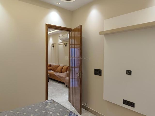 Flat for sale in North West Delhi, Deri