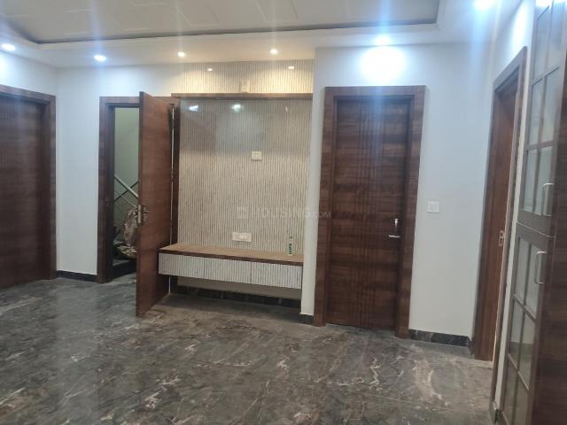 Flat for rent in East Delhi, Deri
