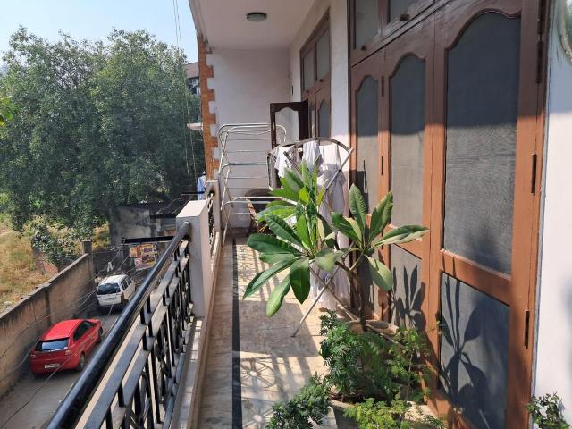 Flat for sale in North West Delhi, Deri