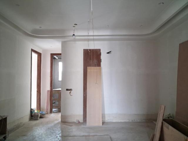 Flat for sale in West Delhi, Deri