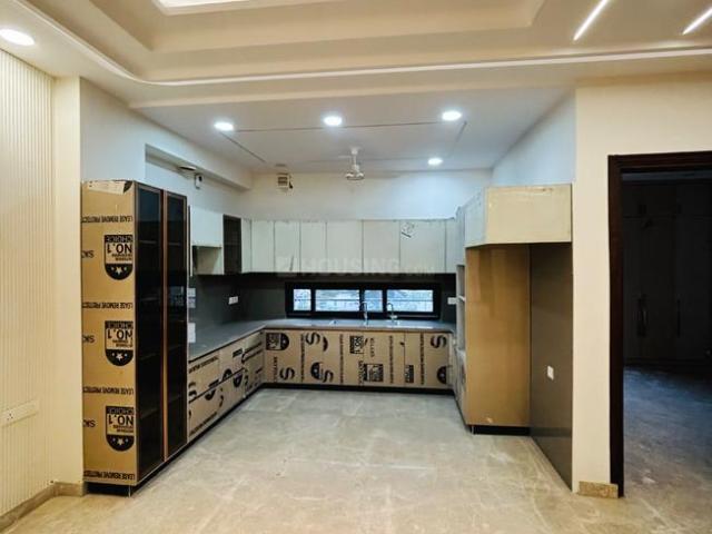 Flat for sale in West Delhi, Deri