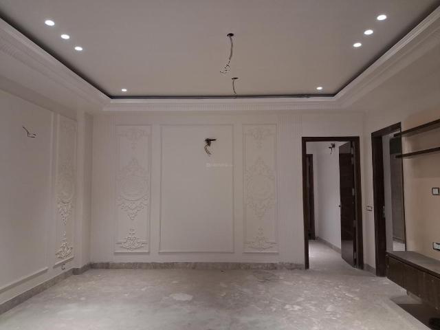 Flat for sale in West Delhi, Deri