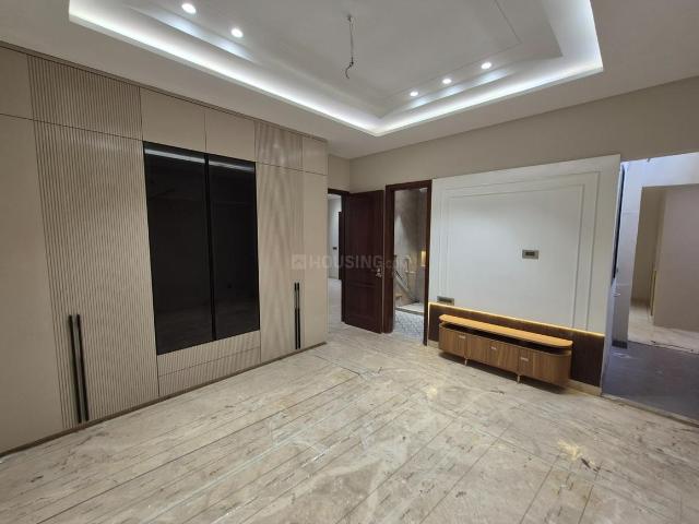 Flat for sale in West Delhi, Deri