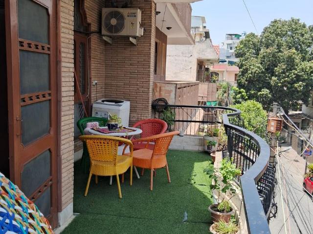 Flat for rent in West Delhi, Deri