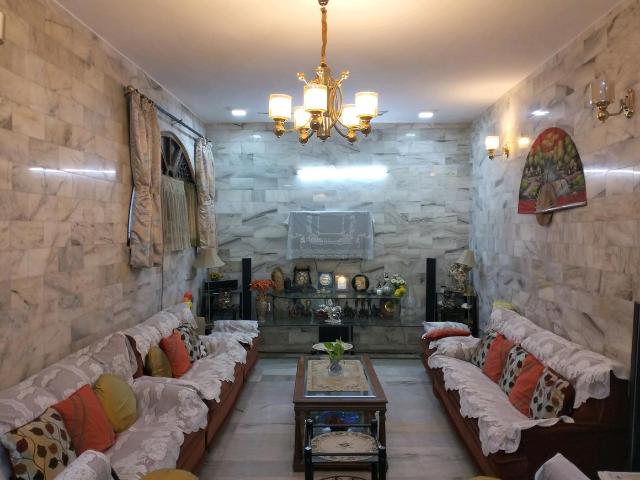 Flat for sale in West Delhi, Deri