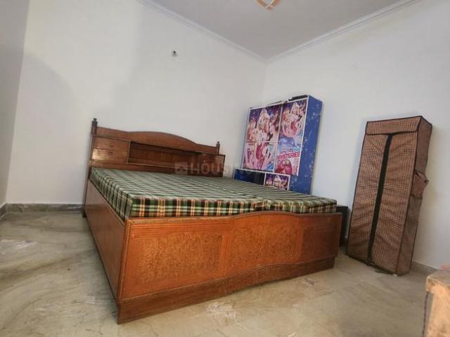 Flat for rent in West Delhi, Deri
